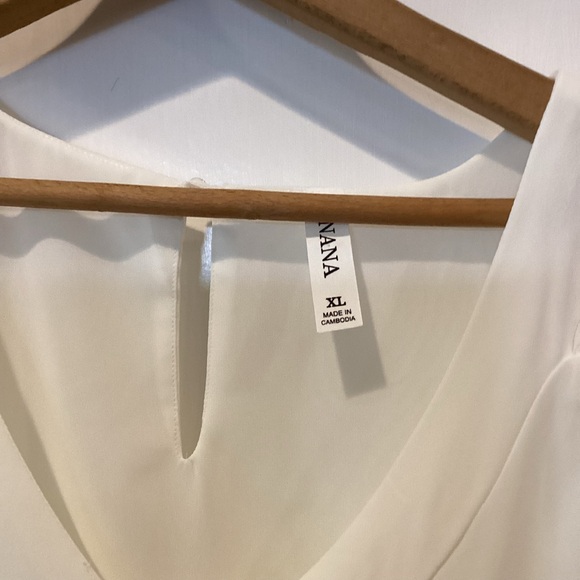 NWOT Zenana Outfitters Ivory V-Neck Blouse - Picture 3 of 10